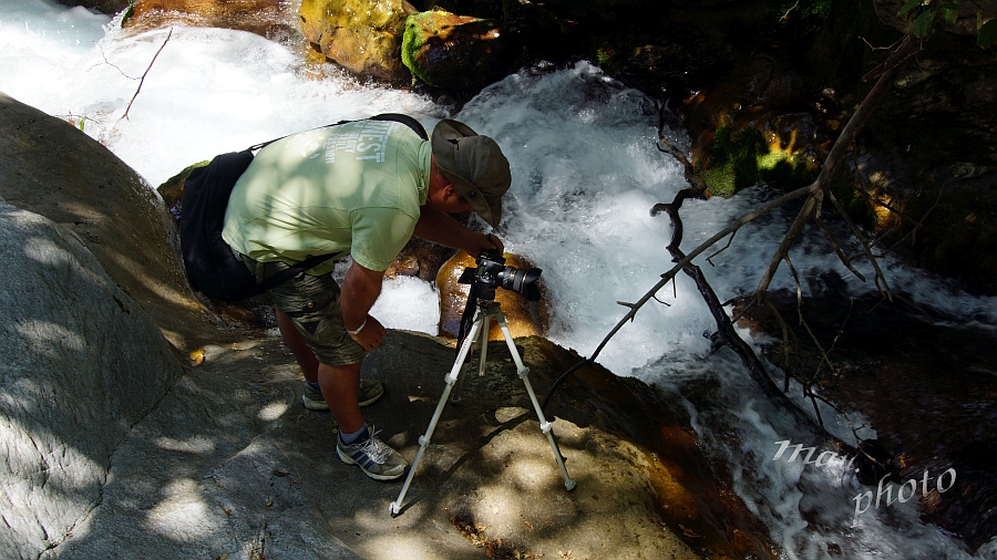 Markus beim fotografieren eines Wasserfalls in der Sapadere Klamm
Aufnahme www.maurice.xx3x.de 2018-05-17_104646_DSC03235_SONY_SLT-A77V.jpg