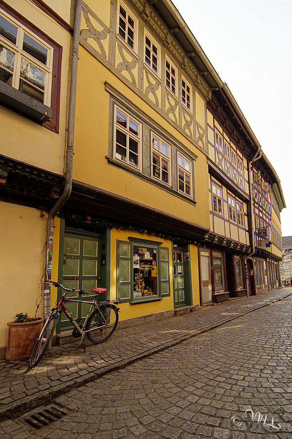 Dienstag Nachmittag auf der Krämerbrücke in Erfurt 2020-04-07_170014_DSC06186_SONY_ILCA-77M2.jpg