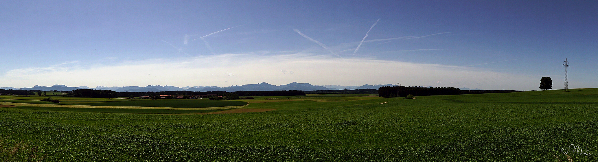 Panorama - Blick von Frühling Richtung Chiemsee 2022-06-03_131712_DSC08036_SONY_ILCA-77M2.jpg